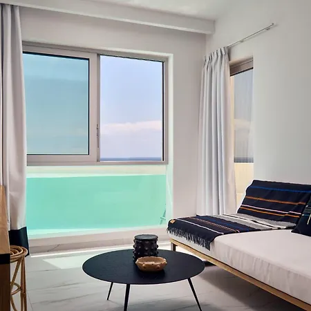 Kouros & Hotel